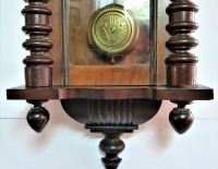 Antiguo Reloj Junghans A Péndulo Con Sonería De Hora Y Media