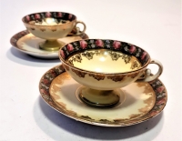 Dos Antiguas Tazas De Café En Porcelana Decorada Con Oro