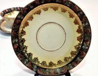 Dos Antiguas Tazas De Café En Porcelana Decorada Con Oro