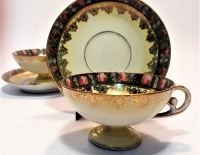 Dos Antiguas Tazas De Café En Porcelana Decorada Con Oro