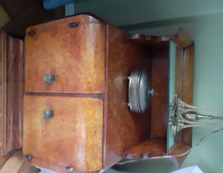 Juego de dormitorio antiguo 