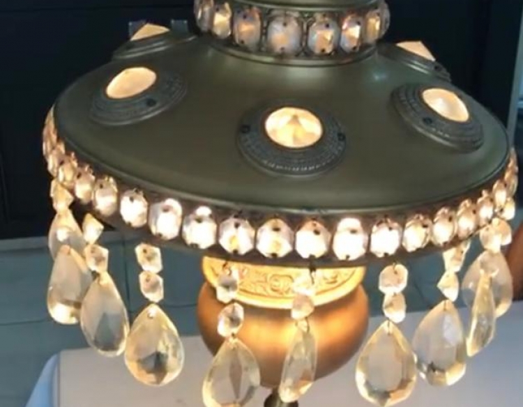 LAMPARA FRANCES DE BRONCE con caireles de cristal facetados