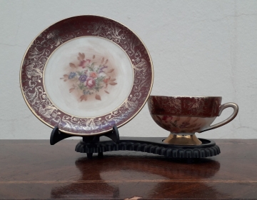 Taza de Café y plato de Porcelana Marca Tsuji
