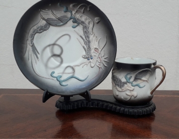 Taza de Café y plato de Porcelana con imagen de dragón