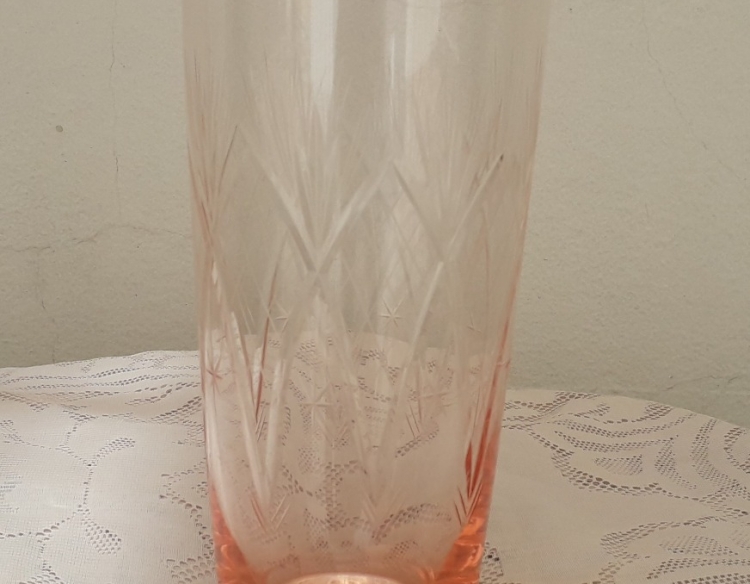 Cocktelera de Cristal Facetada Color Rosado