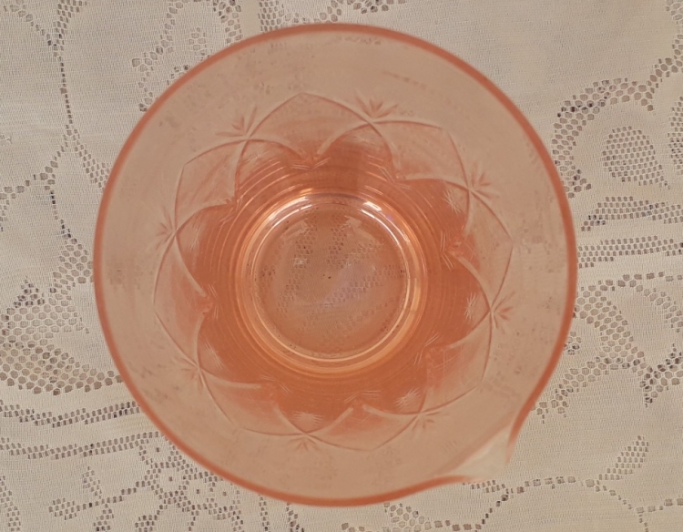 Cocktelera de Cristal Facetada Color Rosado