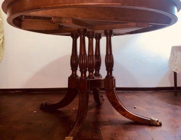 Juego de comedor y cristalero