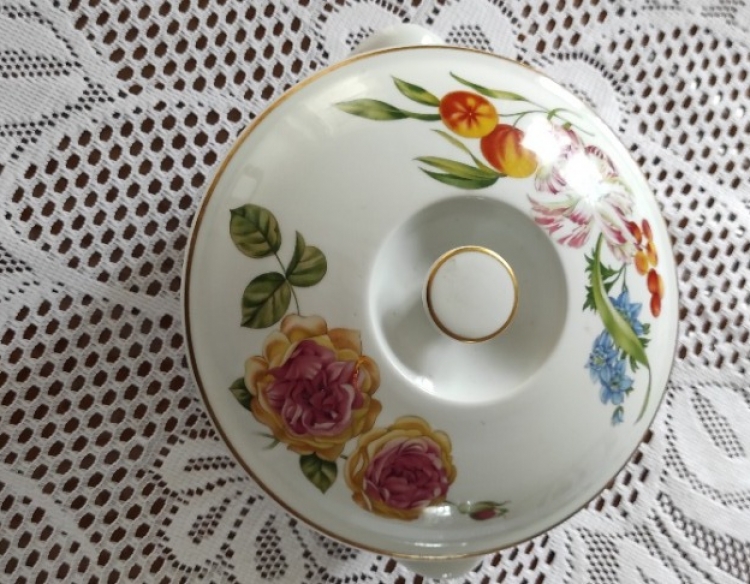 Sopera con tapa de Porcelana 