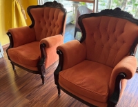 Sillones LUIS XVI 3 piezas. Tapizado a nuevo, color Damasco.
