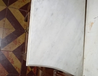 Juego dormitorio, mesas de luz y sillas