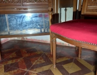 Juego dormitorio, mesas de luz y sillas