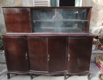 Mueble aparador con cristalero
