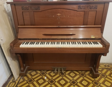 Piano Vertical 