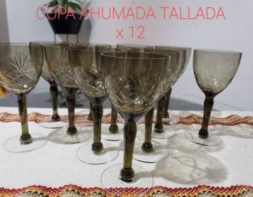 GRAN VARIEDAD DE COPAS Y VASOS 