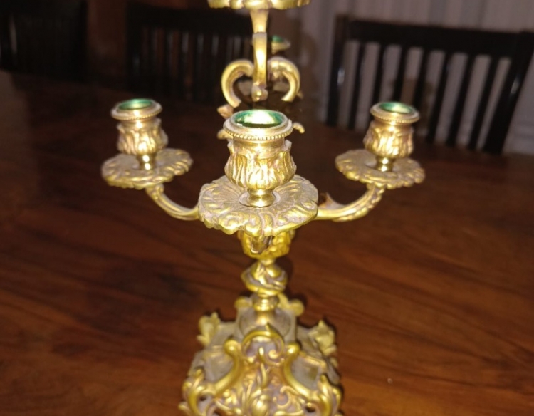 Candelabros de bronce