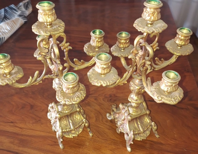 Candelabros de bronce