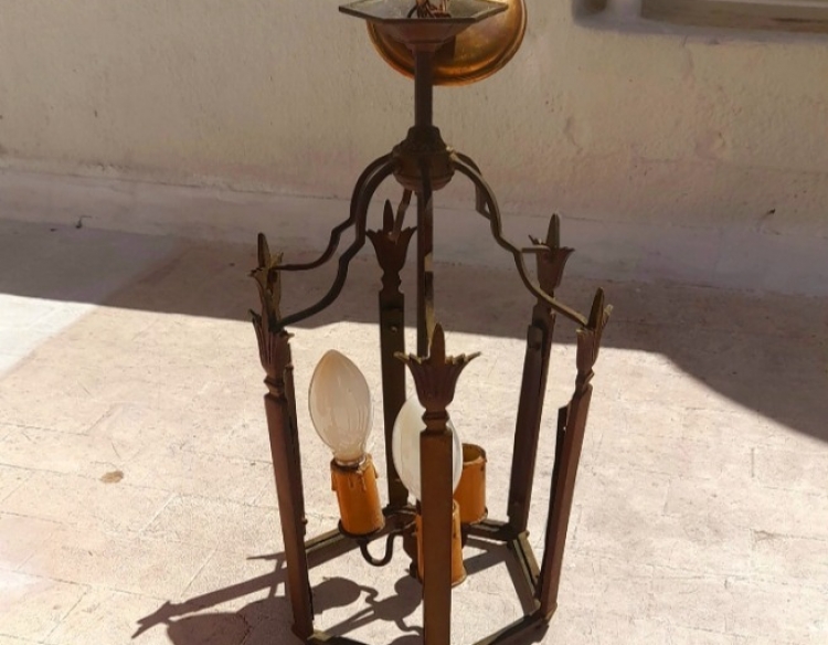 Araña bronce tipo farol 3 luces