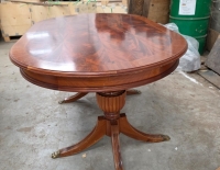 Mesa de comedor estilo Inglés Sheraton en pluma de caoba