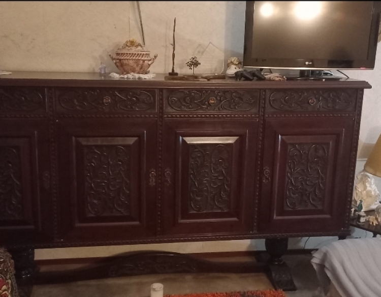 Juego de comedor para 10 personas con 8 sillas y 2 sillones + bahiut