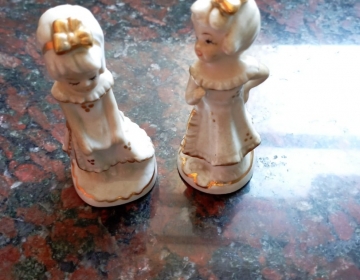 Figuras de niñas de porcelana Monti Piero - (Dos piezas)